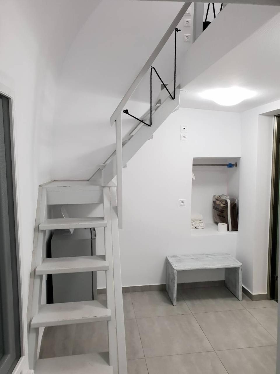 Unique Leta Apartment Fira (Santorini)